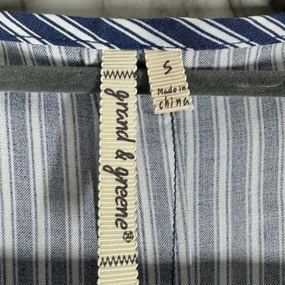 Grand & Greene Blue White Striped Ultra Soft Rayon Button Down Small Office - Picture 5 of 5